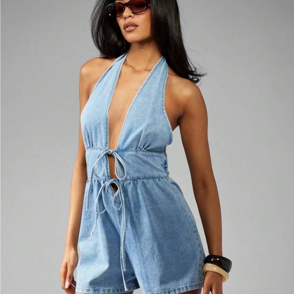 MISSGUIDED Blue Halter Neck Denim Romper – XS